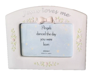 Jesus Loves Me相框4x6照片哑光白色带粉红色蝴蝶结 — 第 1/4 张图片