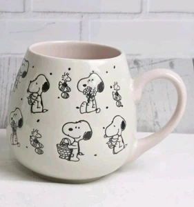 Peanuts Snoopy And Woodstock Large Easter Mug Pink Inside - Picture 1 of 9