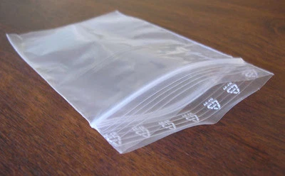 Sachets plastiques à fermeture ZIP qualité standard 50µ - transparents - Immagine 1 di 4