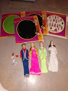 Vintage Hasbro The World of Love In Clone Fashions mit Paketen Konvolut 4 Puppen - Bild 1 von 3