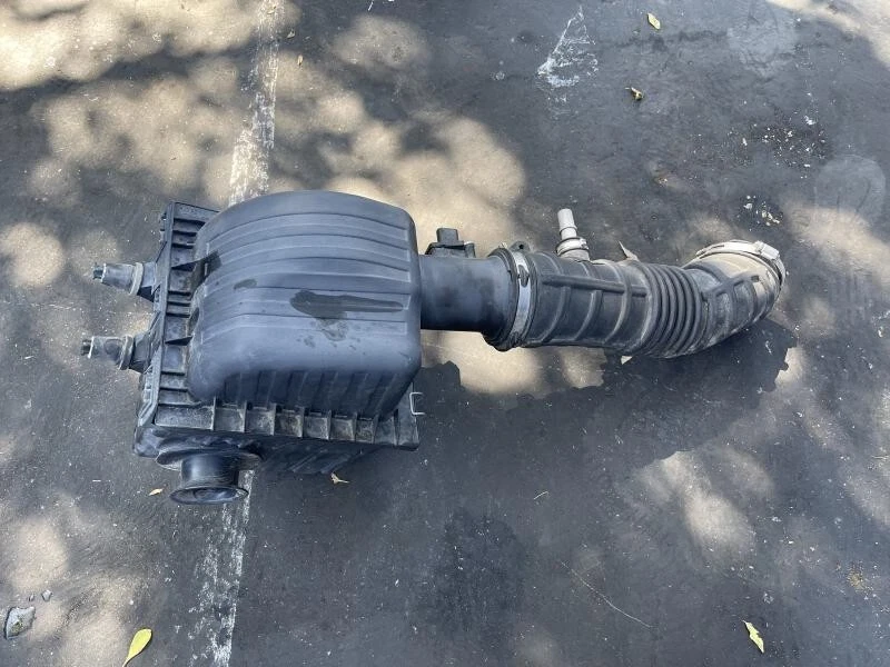 2004-2011 Ford Ranger Air Cleaner 4.0L  OEM - Image 1 of 4