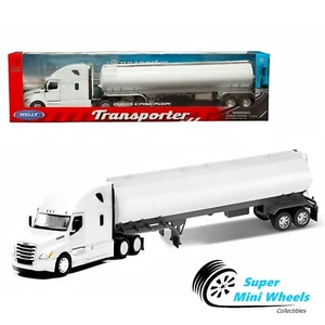 Welly 1:32 Freightliner Cascadia Tanker – White with Silver Tanker – Transporter - Picture 1 of 2