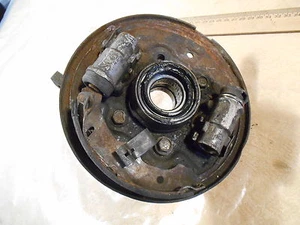 1987 87 YAMAHA YFM350 RIGHT FRONT STEERING KNUCKLE + 2HR-23502-00-00 T1063 - Foto 1 di 7