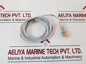10 to 30 vdc proximity switch - Picture 1 of 8