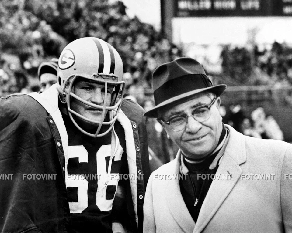 RAY NITSCHKE & VINCE LOMBARDI Photo Picture GREEN BAY PACKERS 8x10 11x14 (RN3) - Image 1 of 1