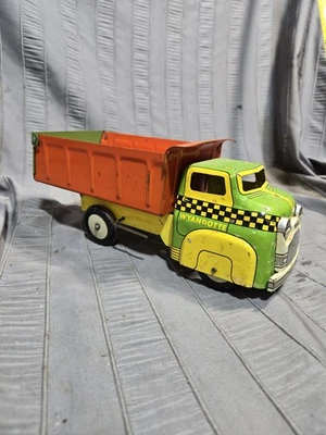 Camión de volteo Wyandotte vintage litográfico de hojalata 12" años 50 verde y naranja Foto 1 de 4