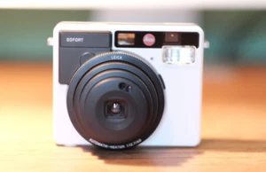 Leica SOFORT 2754 Instant AF Film Camera White w/ Charger - Picture 1 of 8