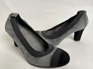 Stuart Weitzman Scrunch-Pumps grau Wildleder schwarzer Besatz Größe 6 NEU - Bild 1 von 7