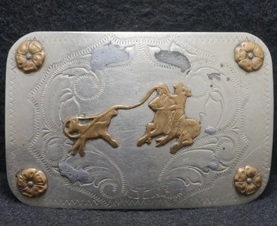 XC05165 AWESOME VINTAGE 1970s ***COWBOY ROPING CALF*** WESTERN MENS BELT BUCKLE - Image 1 of 2