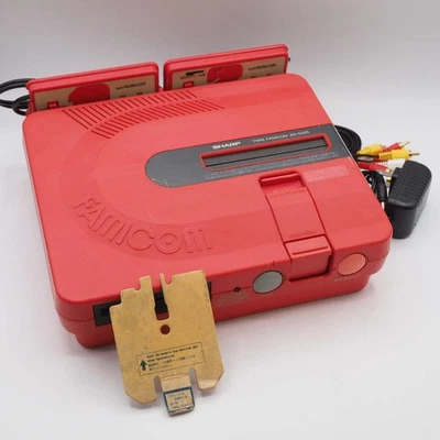 Sharp Twin Famicom Console system AN-500R Red + Magnetic head protection sheet - Image 1 of 4