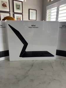 Apple Magic Keyboard - 12.9" iPad Pro 4th 5th 6th Gen 13" Air Black - Sealed!! - Bild 1 von 3