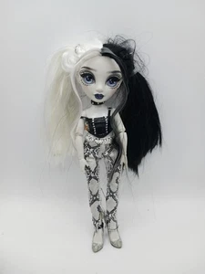Rainbow High Shadow Series Heather Grayson Articulated Fashion Doll - Picture 1 of 3