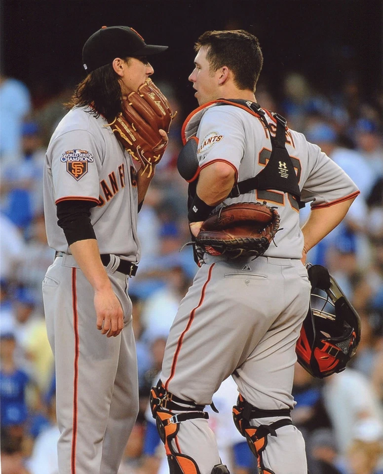 TIM LINCECUM-BUSTER POSEY SAN FRANCISCO GIANTS 8X10 SPORT PHOTO (XXXL) - Image 1 of 1