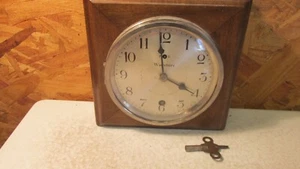 Piezas antiguas de reloj de glaciar Waterbury - Imagen 1 de 3