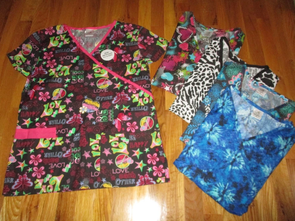Blusa nova sem etiquetas B Scrubs Colorful Love estampa floral animal tingida tamanho P, M - Imagem 1 de 1