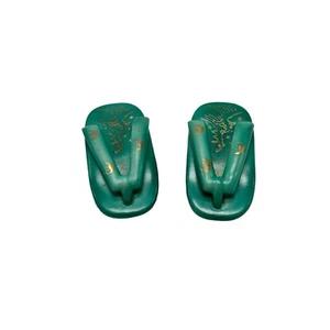 Vintage Green Flip Flop Slippers Style Salt & Peppers Shaker Set Made in Japan - Picture 1 of 10