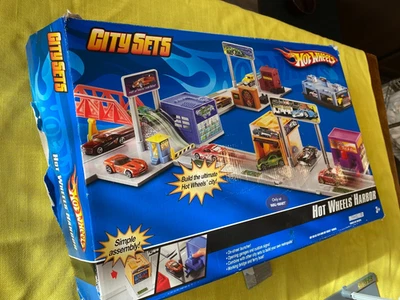Hot Wheels Harbor City Sets Mattel Playset - pre-owned COMPLETE - Image 1 of 4