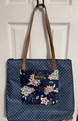 Bolso de Mano Matilda Jane Grande Floral Fin de Semana Playa Bolsillos Delanteros y Traseros Foto 1 de 4