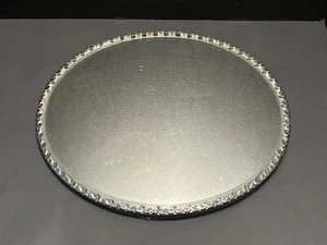 Vintage verspiegeltes PLATEAU 14" rundes abgeschrägtes Tablett Plattform Schnörkel versilberte Borte - Bild 1 von 8