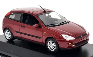 Minichamps 1/43 Ford Focus Mk1 3 Door 2002 Red Metallic Diecast Scale Model Car - Picture 1 of 6