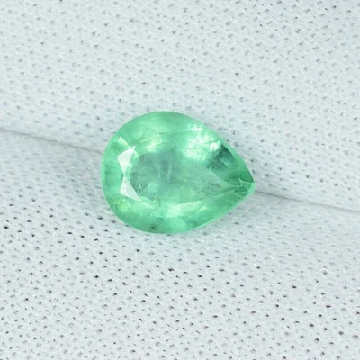0.80 ct FINE QUALITY LUSTROUS ZAMBIAN MINED NATURAL EMERALD Pear See Vdo 6118  C - Image 1 of 2