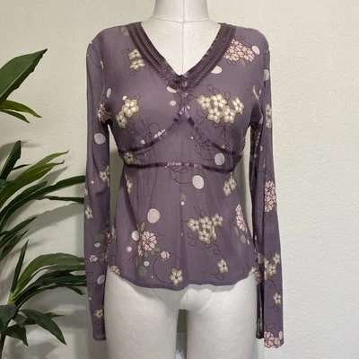 Blusa Babydoll Feminina Old Navy VTG Y2K Roxa Acabamento Cetim Transparente Floral Amarrar Traseiro - Imagem 1 de 4