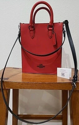 Bolso de Mano Coach Dylan Unisex Nuevo con Etiquetas en Cuero Rojo/Lona Firma.  Foto 1 de 4