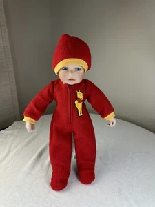 VINTAGE DISNEY ITS TIME FOR BED POOH CINDY MCCLURE PORCELAIN DOLL / STAND DRAKE - Picture 1 of 5