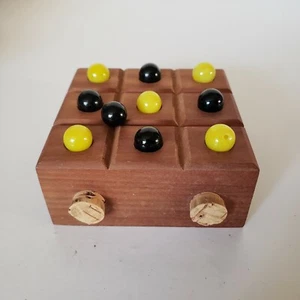 Piedras Tic-Tac-Toe modernas de colección de 10 piezas con tablero de madera maciza 2 cierres de corcho comparación - Imagen 1 de 9