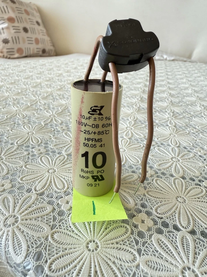 Condensador de arranque de motor en maceta Seika SK 10 uf 180 VAC para bomba Grundfos.   Foto 1 de 1