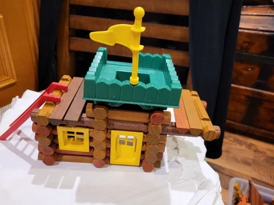 Vintage Lincoln Logs Wild West Frontier Set, Toys R Us Exclusive. - Image 1 of 4