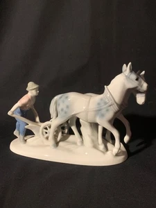German Gerold Porzellan Figur #4900 Bauermann Pflug zwei Pferde 48 $ OBO! {ch} - Bild 1 von 7