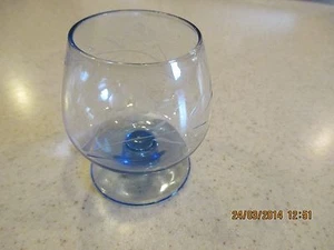 Blau Cognac oder Brandy Floral geätzt Snifter 2 3/4" hoch - Bild 1 von 6