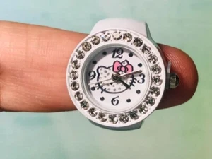 Hello Kitty Ring Uhr - runde Strasssteine mit Hello Kitty Zifferblatt - weiß - NEU - Bild 1 von 2