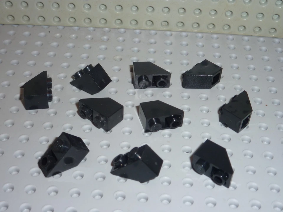 10 x LEGO black Slope Brick 3665 / Set 10210 10188 7727 6075 375 7735 7730 7715 - Photo 1/1