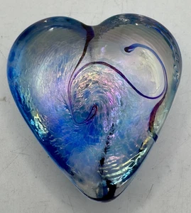 Handmade Robert Held Art Glass Heart Signed Paperweight Swirl Design Iridescent - Picture 1 of 2