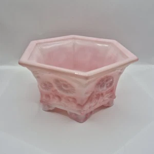 Cuenco de crisantemo con patas hexagonales rosalina rosa y blanco Art Glass Fenton - Imagen 1 de 10