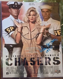Foto a color de película firmada por William McNamara Chasers 11x14 JSA AUTO Erica Eleniak - Imagen 1 de 2