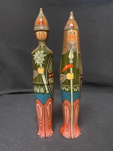 Vintage Set of 2 Ukrainian Folk Art Soldiers Hand Painted Wooden Figurines - Picture 1 of 8