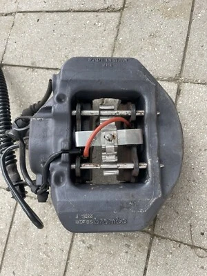 Pinza de freno Brembo trasera para pasajeros Volkswagen Touareg 2008 | 20,9225,14 Foto 1 de 4