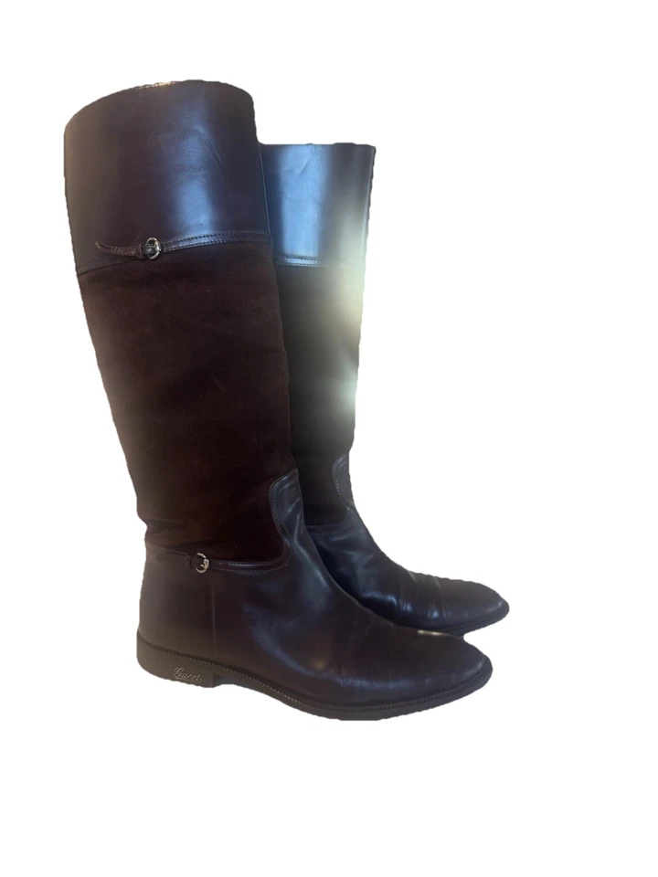 Auténticas botas de montar Gucci de cuero y gamuza con herrajes dorados y logotipo Gucci Foto 1 de 4
