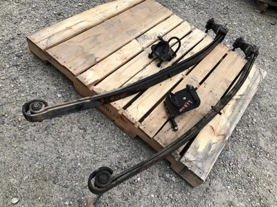 USED Pair of FRONT LEAF SPRINGS from 01 C3500HD Ibeam axle truck Shipped  28606 - Image 1 of 4