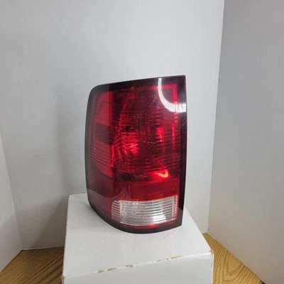 Dodge Ram 2009-2018 izquierda izquierda izquierda izquierda lente de luz trasera del conductor Daimler-Chrysler OEM Foto 1 de 4