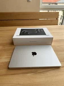 MacBook Pro M4 Pro 14“ Inch AppleCare 24gb RAM 512gb Speicher Silber - Afbeelding 1 van 4
