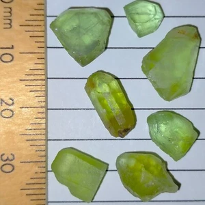 Peridot rough crystals loose natural gemstones parcel Forsterite Olivine 32ct - Picture 1 of 6
