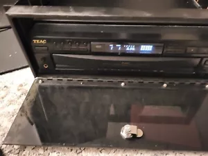 TEAC PD-D3200 5-CD Player - Picture 1 of 2