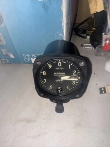 VINTAGE KOLLSMAN SCOUT ALTIMETER AIRPLANE ALTITUDE INDICATOR GAUGE INSTRUMENT - Picture 1 of 5
