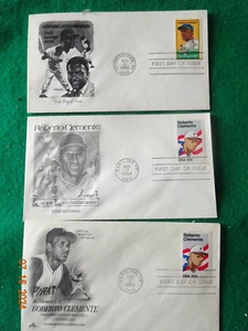 LOT OF TWO (3) FIRST DAY COVERS JACKIE ROBINSON AND ROBERTO CLEMENTE - Picture 1 of 2