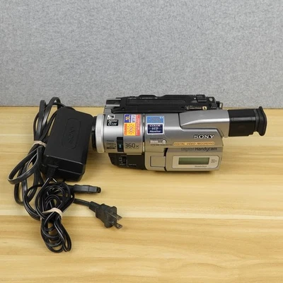 Sony Handycam DCR-TRV103 NTSC Digital 8 Camcorder Nightshot TESTED NEEDS BATTERY - Image 1 of 4