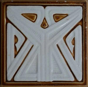 GERMANY - VILLEROY & BOCH - ANTIQUE ART NOUVEAU MAJOLICA TILE C1900 - Picture 1 of 4